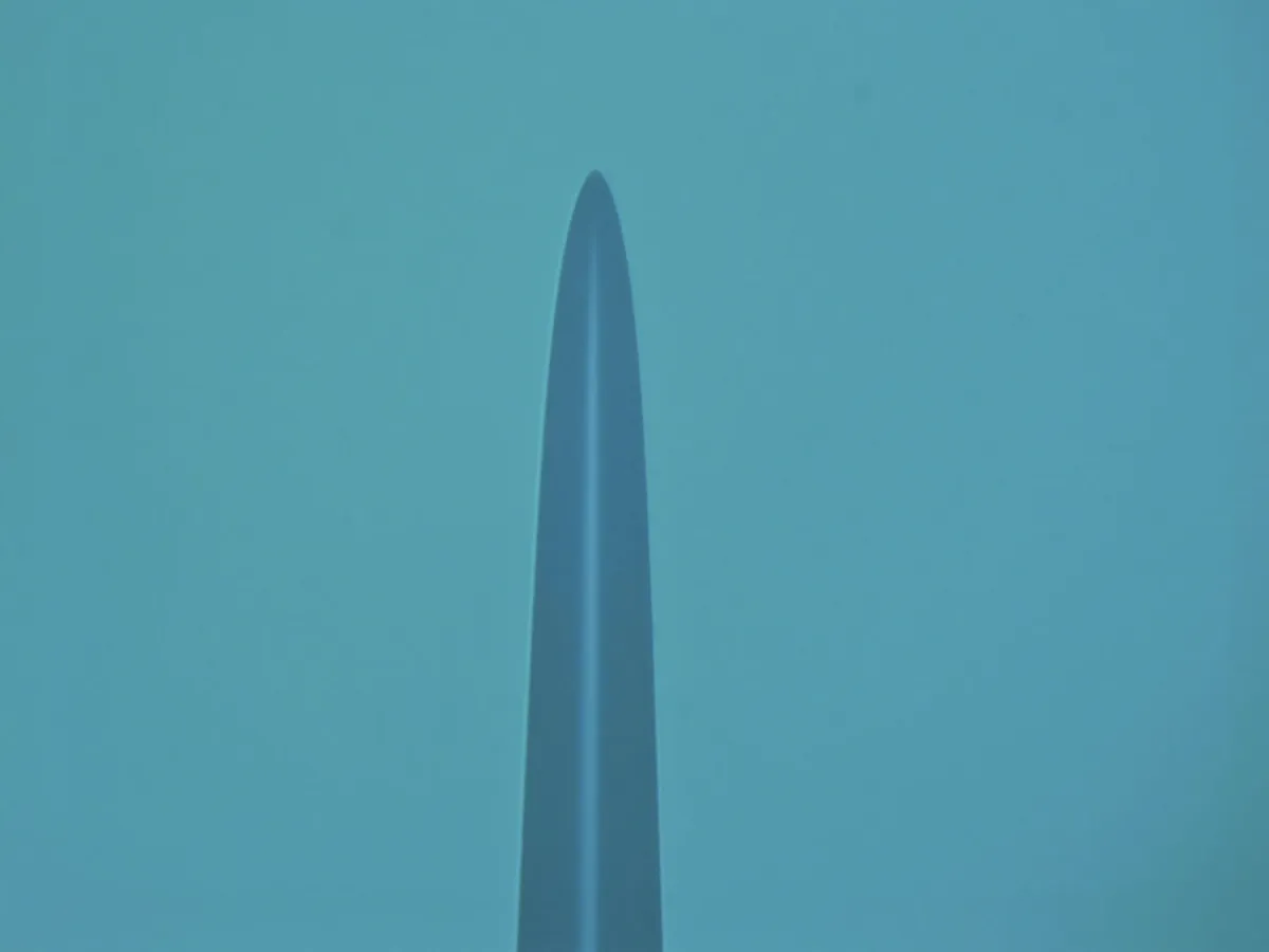 タングステン針の先端形状加工事例（10μm）